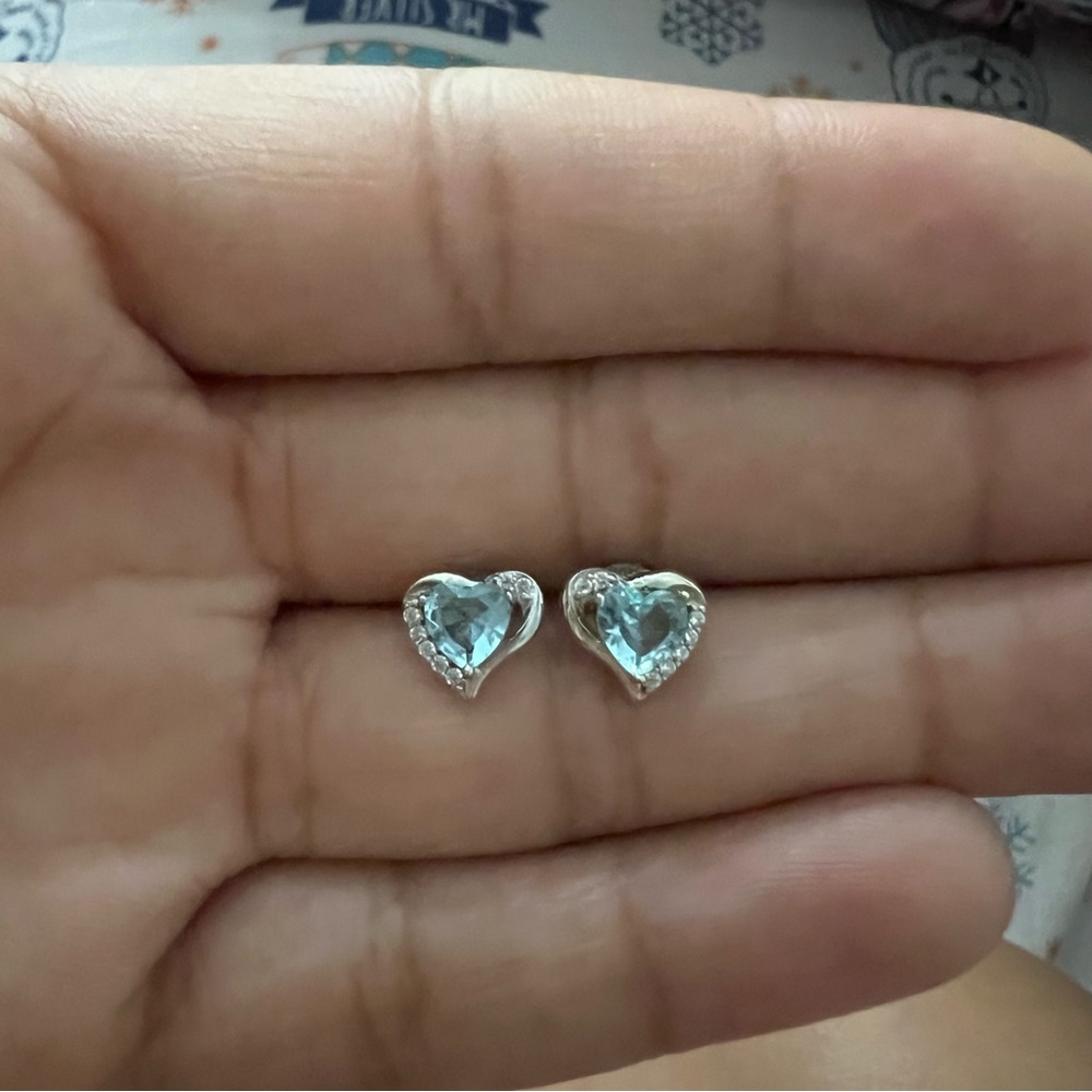 Beautiful Sterling silver crystal Heart Earrings